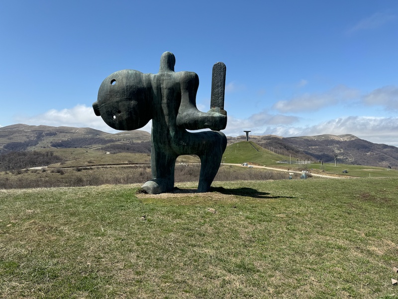 Sculpture on the mountain plateau — Kojori